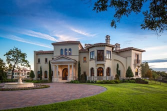 lakeside luxe front driveway