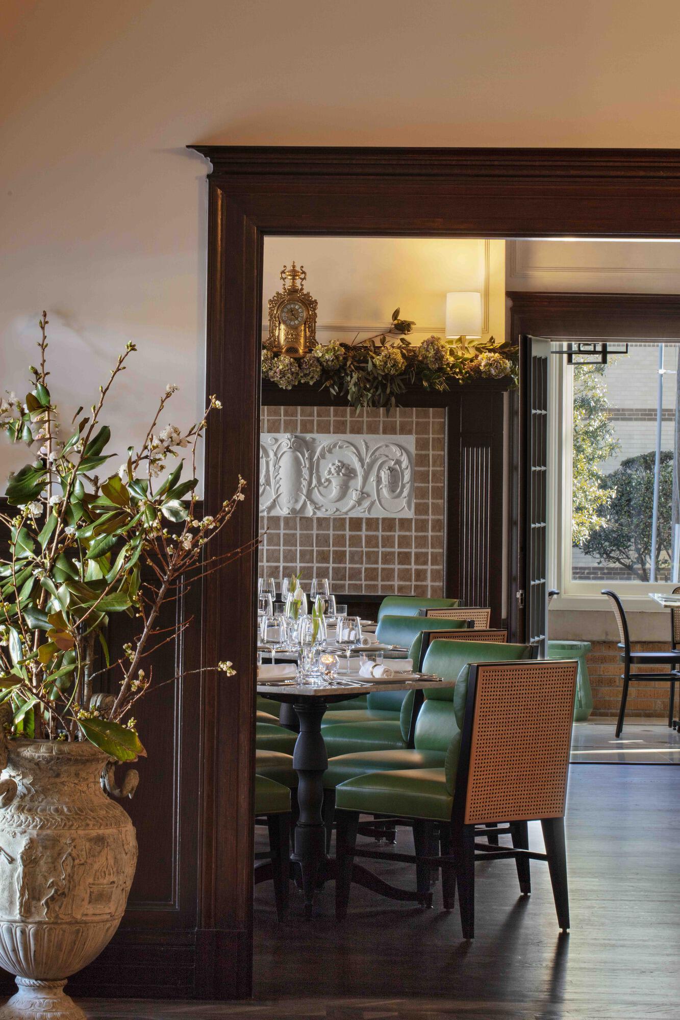 la colombe d'or more seating