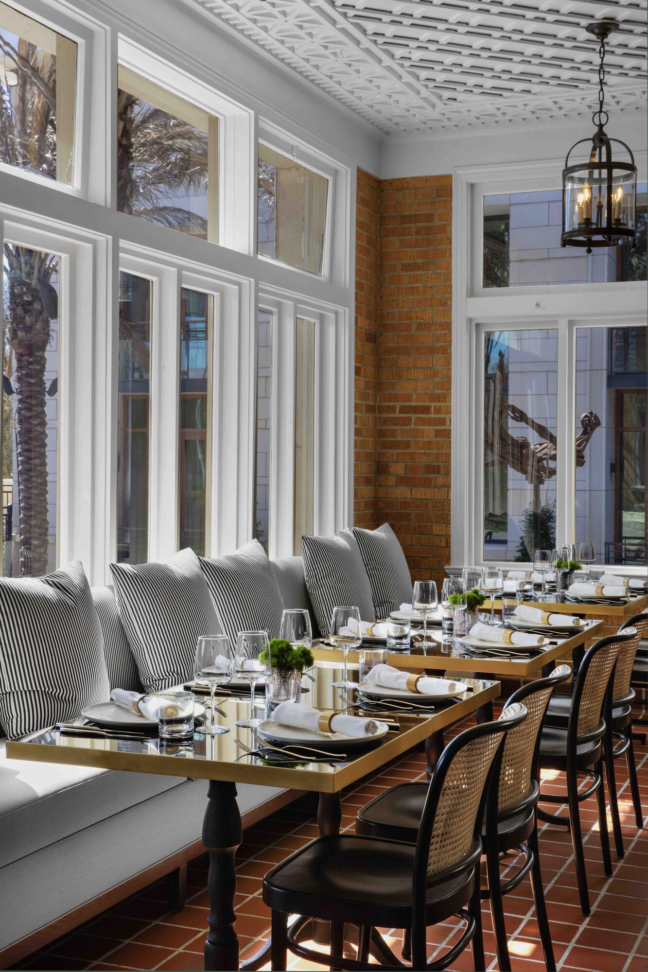 la colombe d'or outdoor dining 3