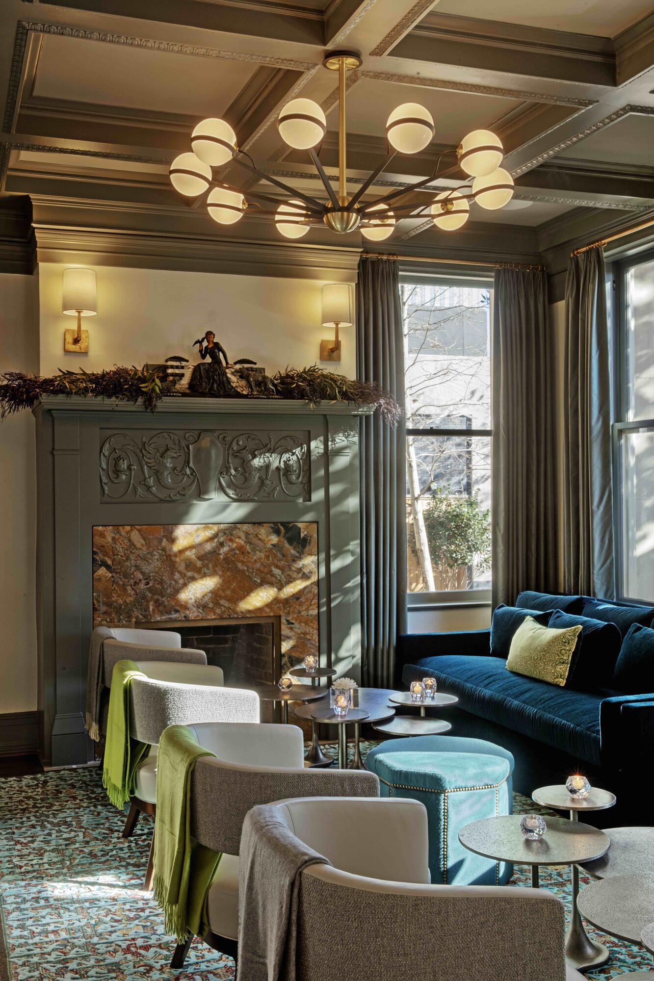 la colombe d'or sitting room