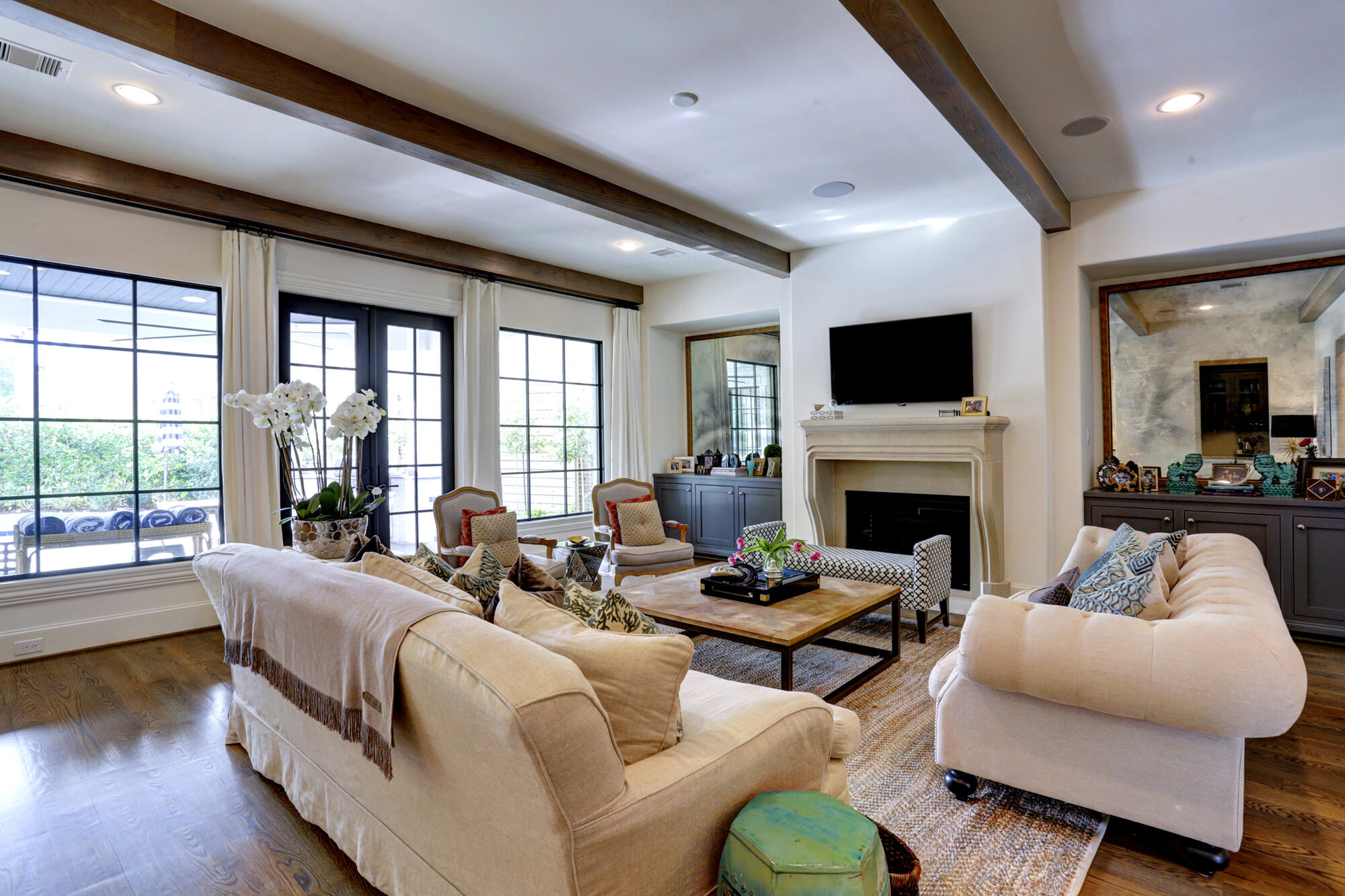 Transitional luxury home living room