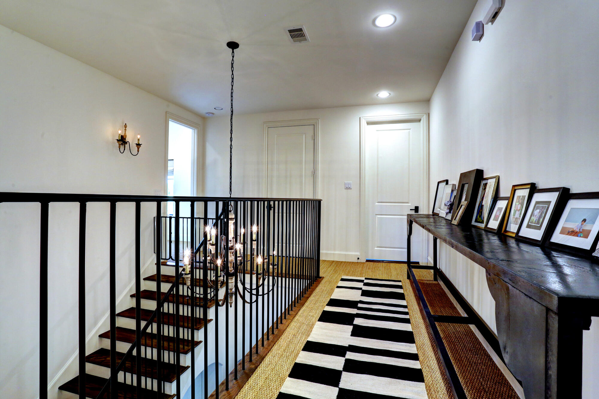 Transitional luxury home hallway 