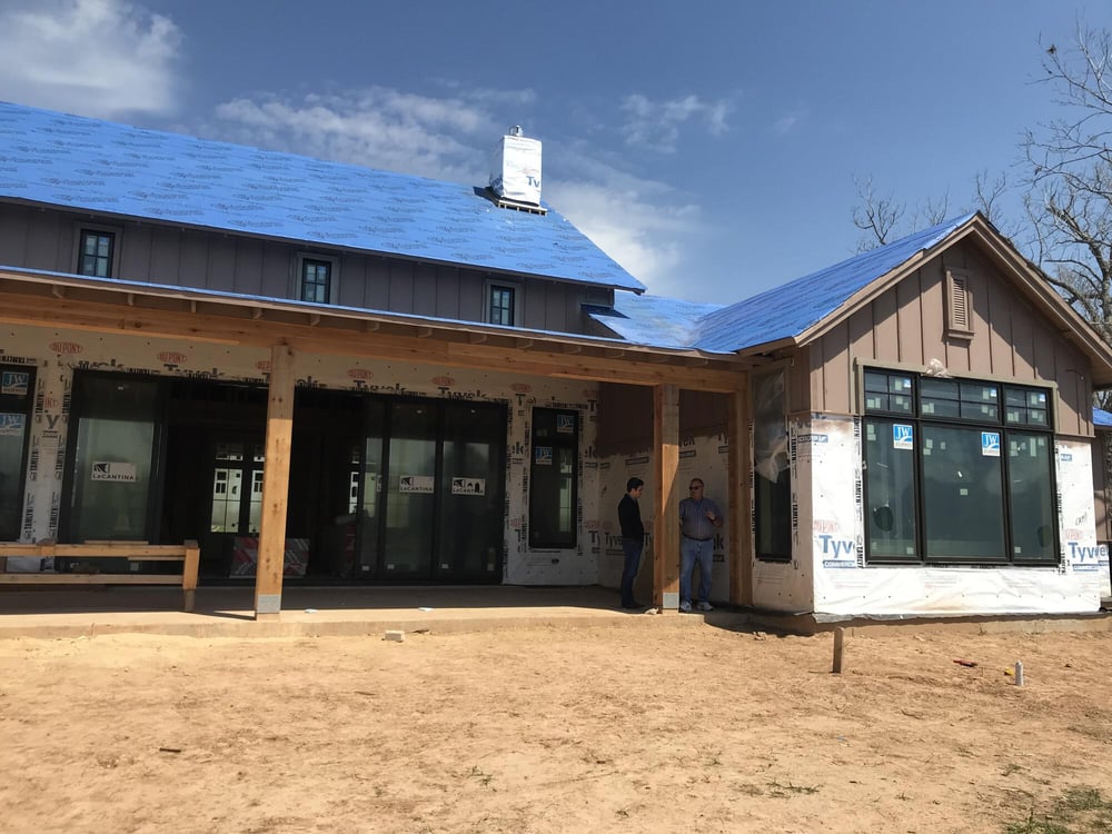 Site de construção de casa com platina LEED