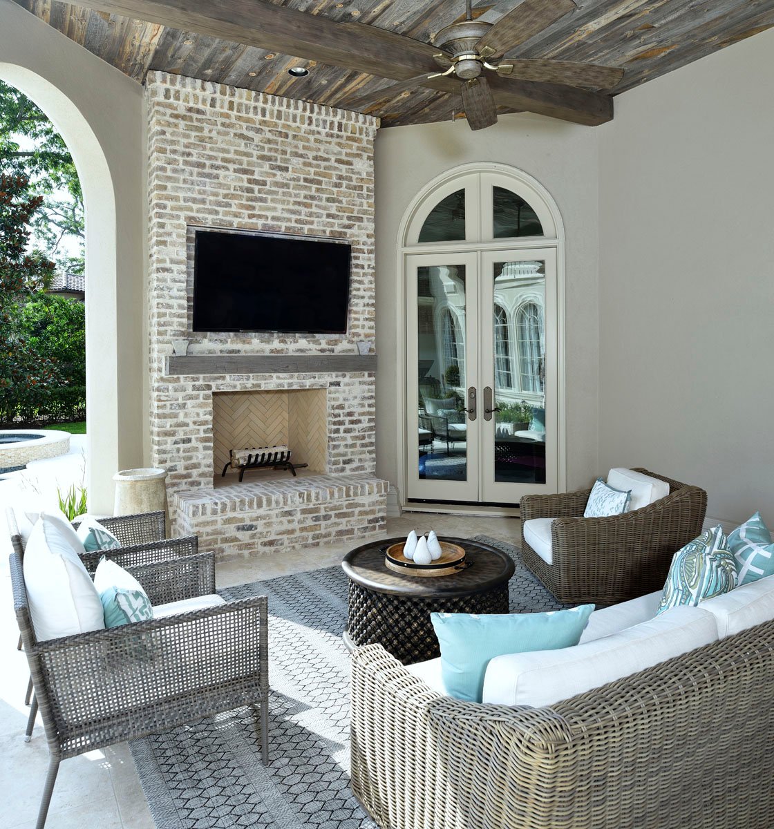 french manor outdoor lounge