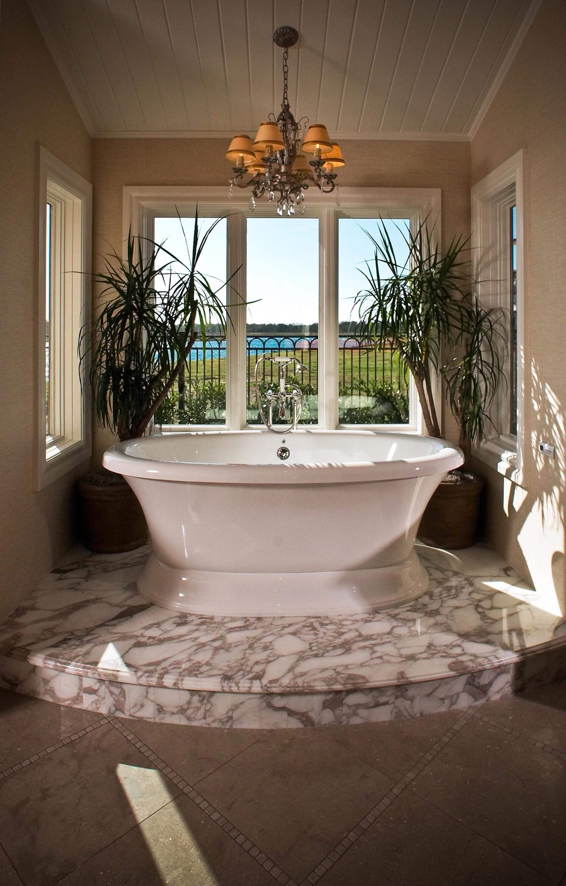 elegant bathroom bathtub