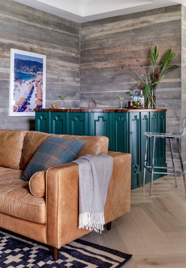 cedar shake transitional lounge bar