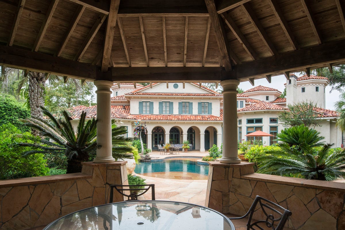 italianate mediterranean outdoor patio