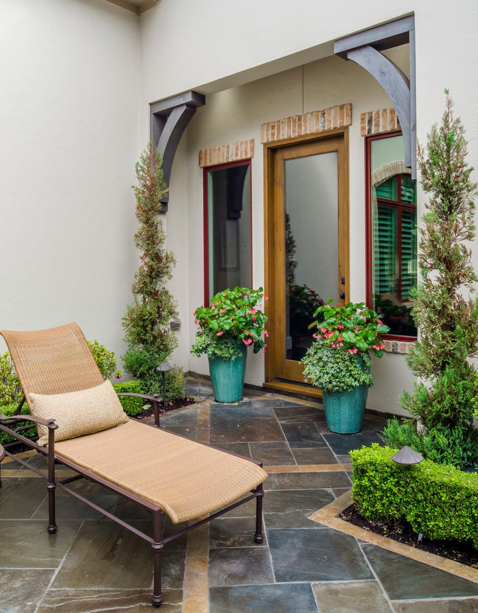 custom english outdoor detailing
