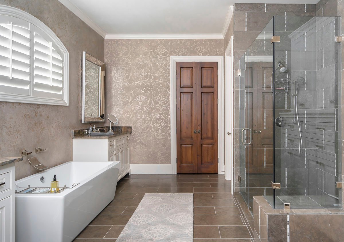 custom english bathroom