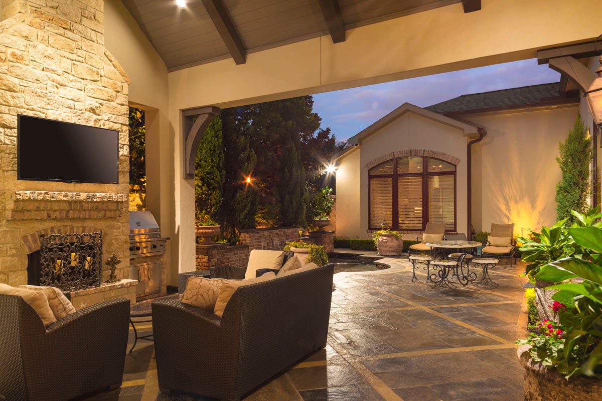 custom english outdoor lounge